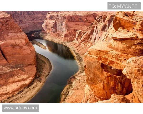 盐城湖与科罗拉多的壮丽风光与自然生态的深度对比分析 盐城湖与科罗拉多的壮丽风光与自然生态的深度对比分析